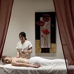 Zeus Lazart Hotel