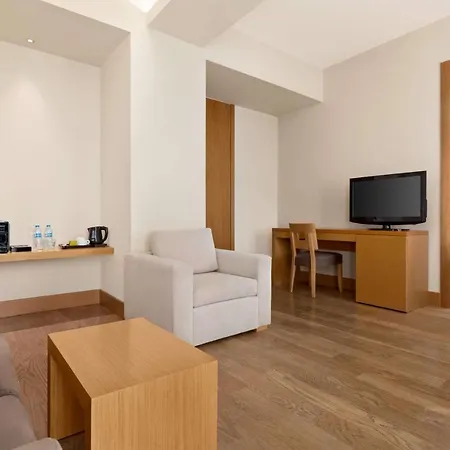 Lazart Hotel, Trademark Collection By Wyndham Hotel