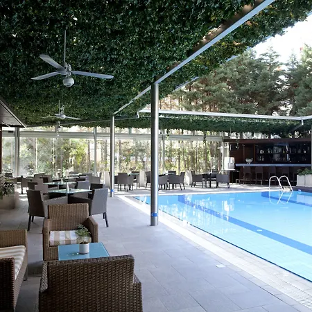 Zeus Lazart Hotel